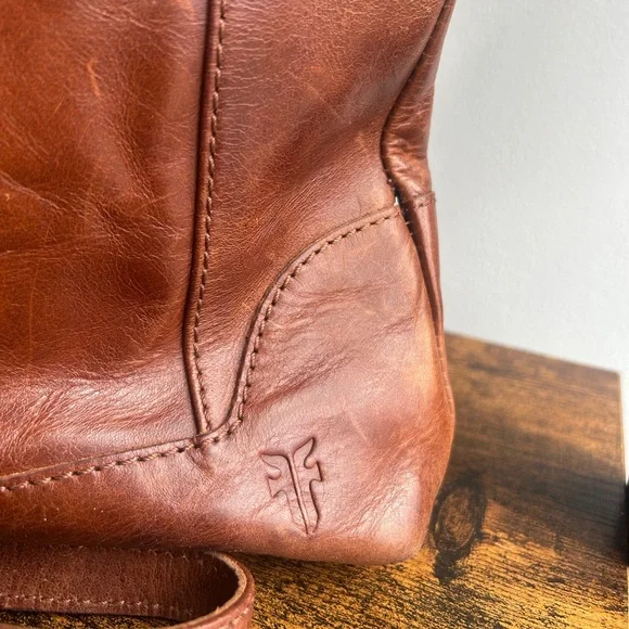 Frye Cognac Leather Crossbody Tote Bag | Vintage Patina - Picture 3 of 8